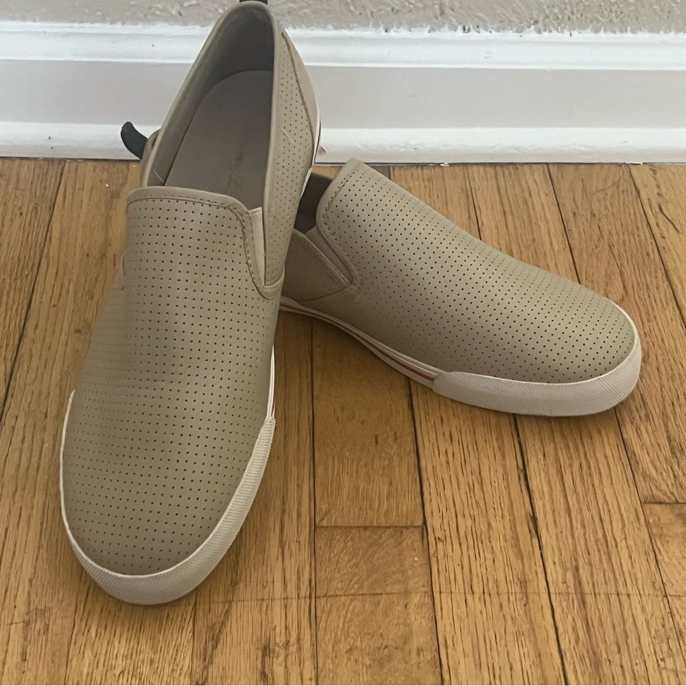 Tommy Bahama Perforated Tan Slip-On Loafer Sneakers 13 NWOB